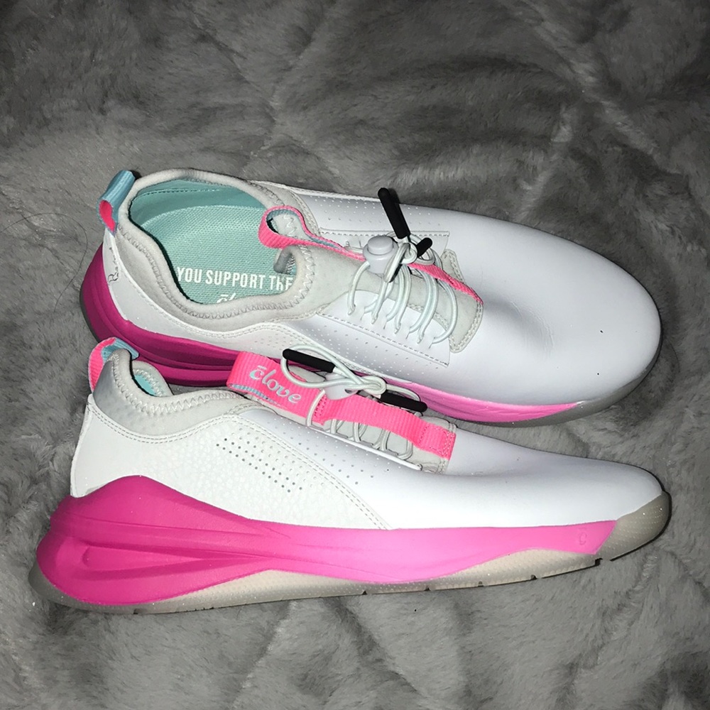LIMITED EDITION CLOVE SNEAKERS
